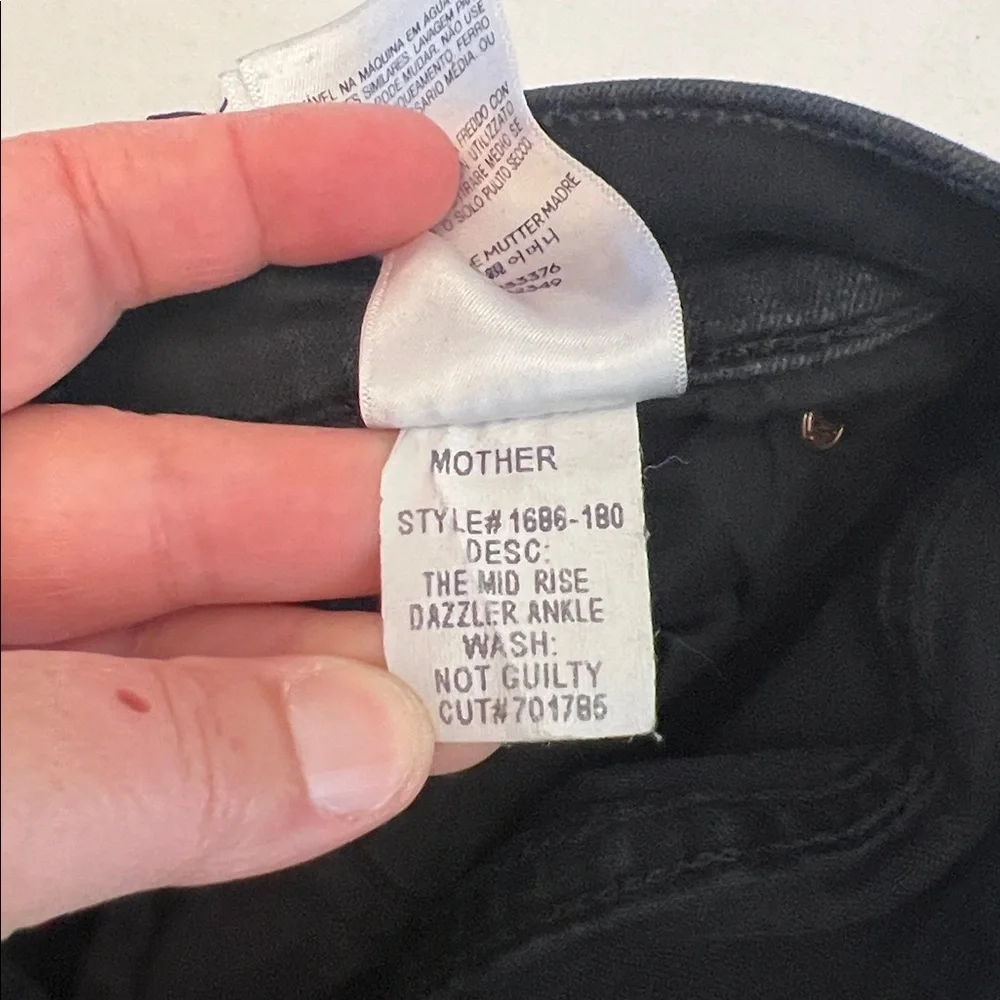 MOTHER THE MID RISE DAZZLER ANKLE BLACK JEANS IN NOT GUILY WASH SIZE 25